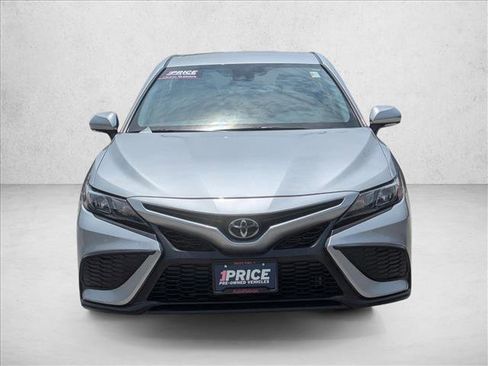 Used 2024 Toyota Camry SE FWD image 2