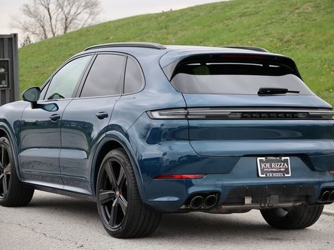 New 2026 Porsche Cayenne GTS image 7