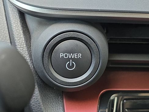 Used 2023 Toyota Prius Prime FWD image 19