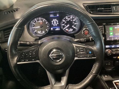 Used 2019 Nissan Rogue SL w/ Premium Package image 16