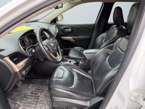 Used 2018 Jeep Cherokee Limited w/ Technology Group image 10