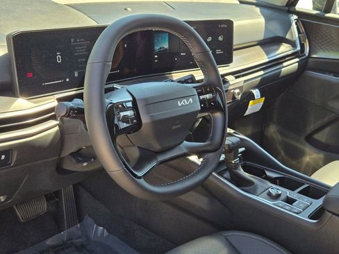 New 2026 Kia Sorento S FWD image 17