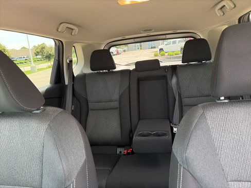 Used 2025 Nissan Rogue SV FWD image 37