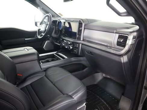 Certified 2025 Ford F450 Platinum w/ FX4 Off-Road Package image 83