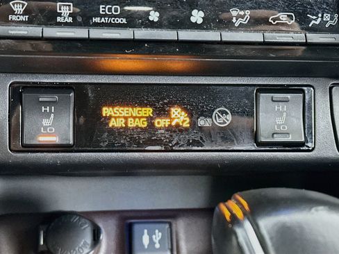 Used 2019 Toyota RAV4 Limited AWD/4WD image 26