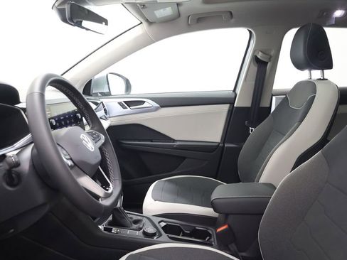 New 2026 Volkswagen Taos SE AWD/4WD image 13