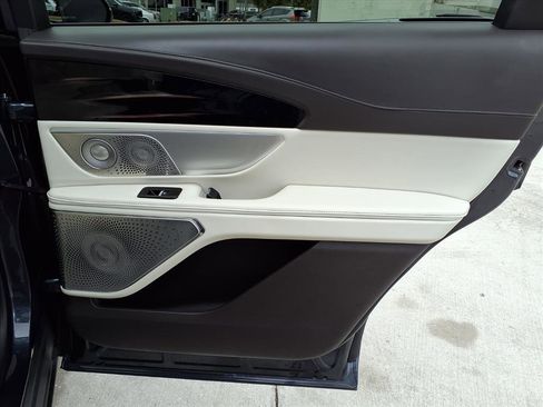 Used 2024 Lincoln Nautilus Black Label w/ Jet Appearance Package (87T) image 12