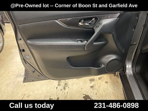 Used 2020 Nissan Rogue S w/ Special Edition Package AWD/4WD image 15