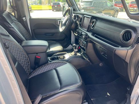 Used 2023 Jeep Wrangler Altitude image 22