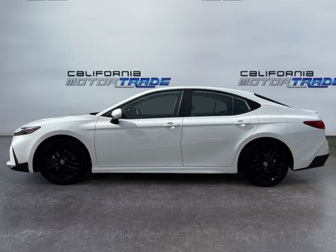 Used 2025 Toyota Camry SE w/ Multimedia Upgrade Package FWD image 8