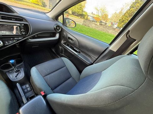 Used 2015 Toyota Prius C Three image 17