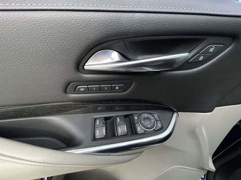 Used 2020 Cadillac XT4 Premium Luxury w/ Technology Package FWD image 23