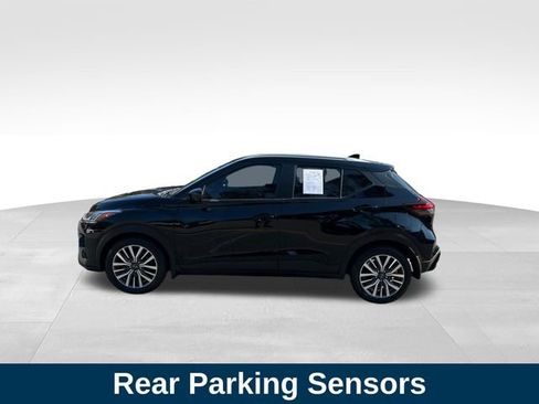 Used 2023 Nissan Kicks SV image 2