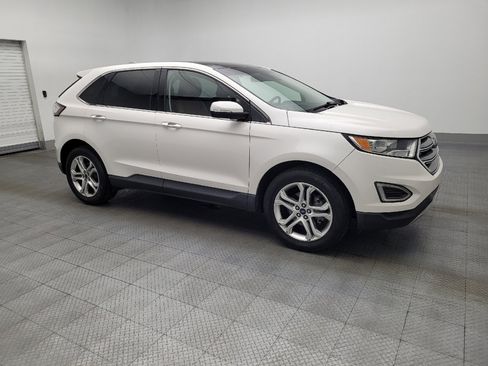 Used 2018 Ford Edge Titanium w/ Equipment Group 301A FWD image 11