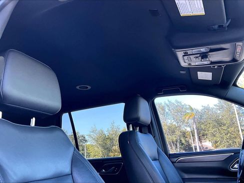 Used 2021 Chevrolet Tahoe Z71 w/ Luxury Package image 13