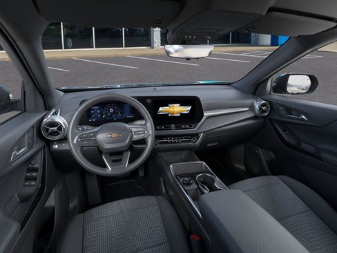 New 2026 Chevrolet Equinox LT w/ Safety and Technology Package FWD image 15