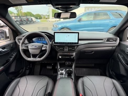 Used 2025 Ford Escape ST-Line Elite w/ Premium Technology Package AWD/4WD image 2