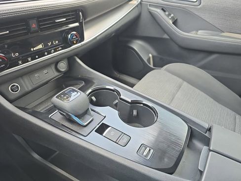 Used 2021 Nissan Rogue SV FWD image 23