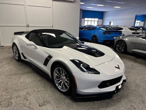 Used 2018 Chevrolet Corvette Z06 w/ Z07 Performance Package image 32