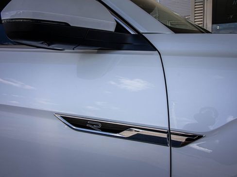 Used 2025 Volkswagen Atlas SEL Premium R-Line image 4