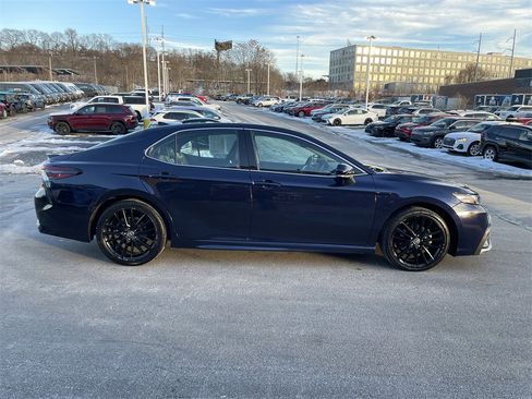 Used 2021 Toyota Camry XSE image 7