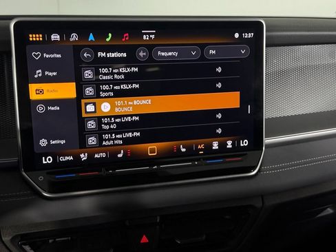 Used 2025 Volkswagen Tiguan SE R-Line AWD/4WD image 19