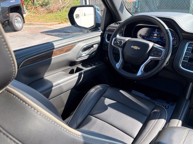 Used 2024 Chevrolet Tahoe Premier w/ Premium Package AWD/4WD image 34