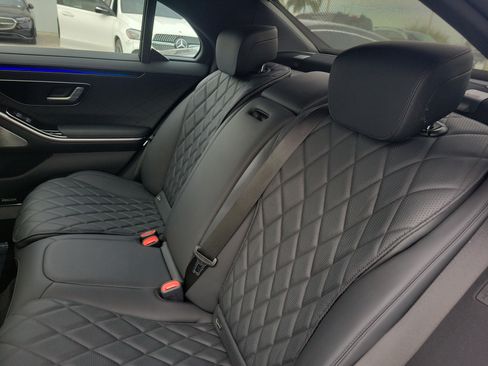 Certified 2025 Mercedes-Benz S 580 4MATIC Sedan image 13