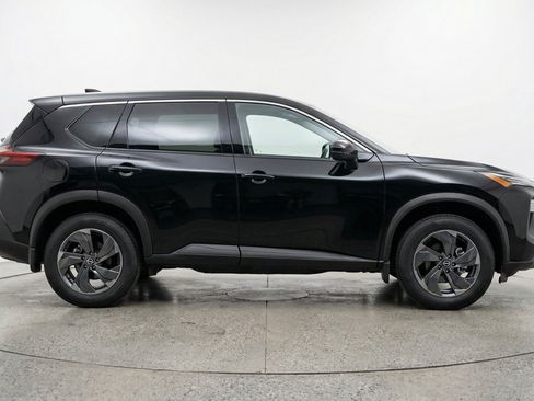 Used 2025 Nissan Rogue SV FWD image 11