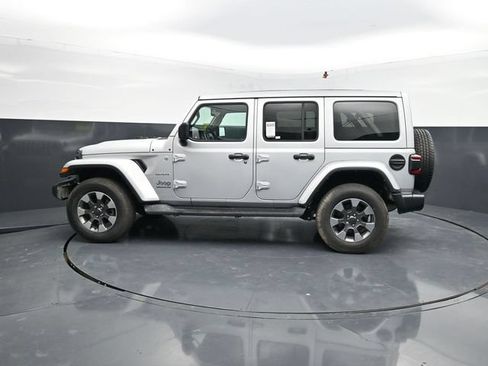 Used 2023 Jeep Wrangler Unlimited Sahara w/ LED Lighting Group AWD/4WD image 5