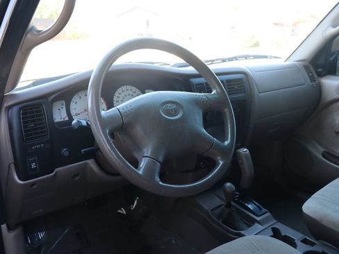Used 2002 Toyota Tacoma 4x4 Regular Cab image 16