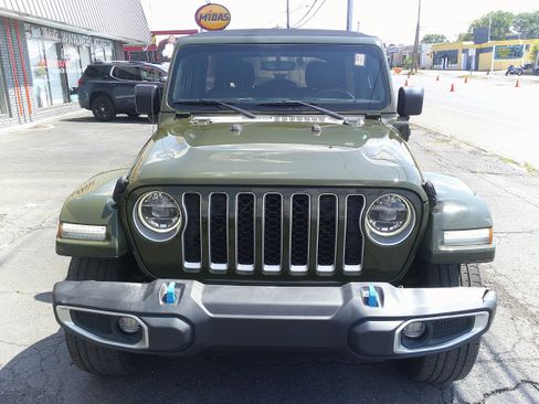 Used 2022 Jeep Wrangler Sahara image 9