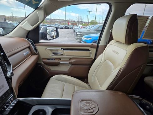 Used 2022 RAM 1500 Laramie AWD/4WD image 28