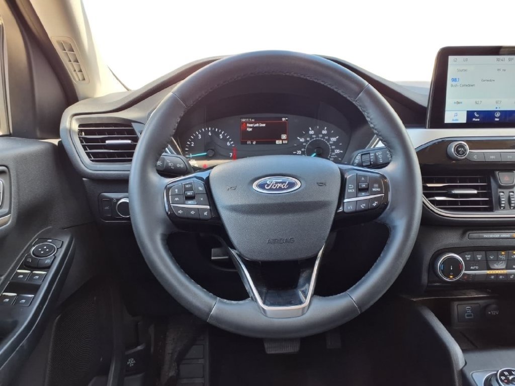 Used 2022 Ford Escape SE w/ SE Sport Appearance Package FWD image 17