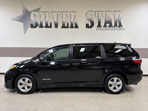Used 2020 Toyota Sienna L image 1
