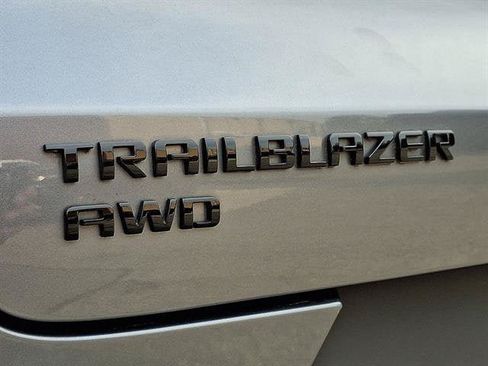 Used 2021 Chevrolet TrailBlazer LT w/ Convenience Package AWD/4WD image 30