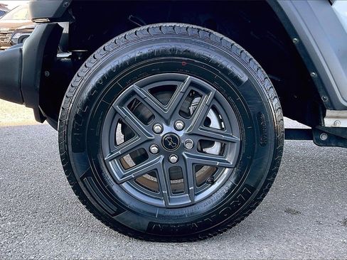 Used 2024 Jeep Wrangler Sport S image 8