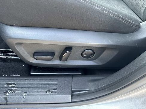 Used 2023 Nissan Rogue SV image 21