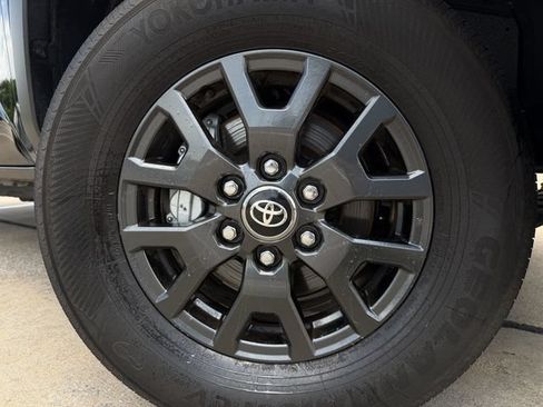 Used 2026 Toyota 4Runner SR5 AWD/4WD image 10