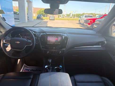 Used 2023 Chevrolet Traverse LT FWD image 30