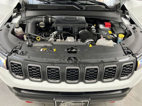 Used 2025 Jeep Compass Trailhawk AWD/4WD image 65