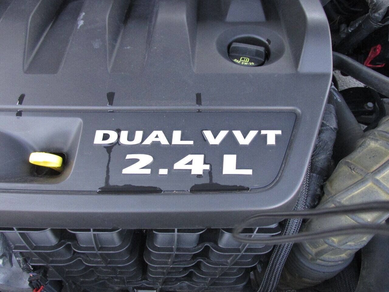 Used 2013 Chrysler 200 Touring FWD image 30