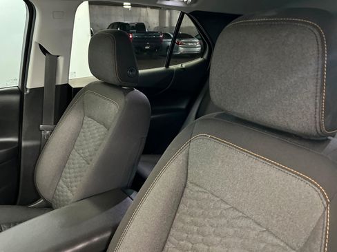 Used 2020 Chevrolet Equinox LT FWD image 17