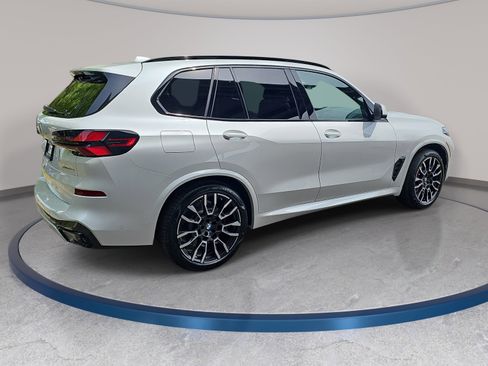 New 2026 BMW X5 xDrive50e w/ M Sport Package AWD/4WD image 5