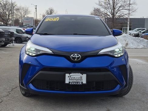 Used 2021 Toyota C-HR XLE image 5