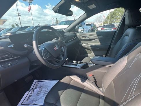 Used 2024 Buick Envista Sport Touring w/ Convenience I Package FWD image 11