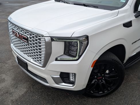 Used 2024 GMC Yukon XL Denali w/ Advanced Technology Package image 13