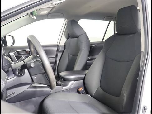 Used 2024 Toyota RAV4 LE FWD image 7