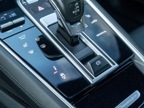 Certified 2023 Porsche Panamera AWD/4WD image 29