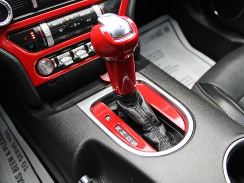 Used 2019 Ford Mustang Premium image 13